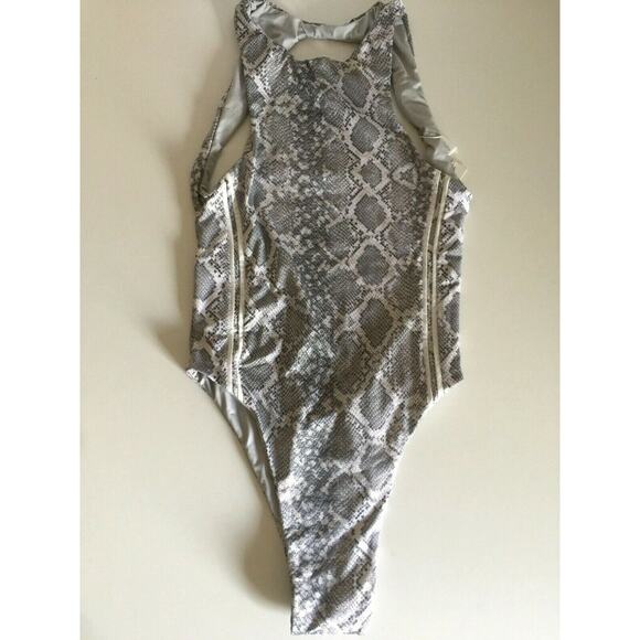 NWT Frankies Bikinis COASTLINE Python One Piece Swimsuit Gray Snake Anim… - Picture 4 of 5